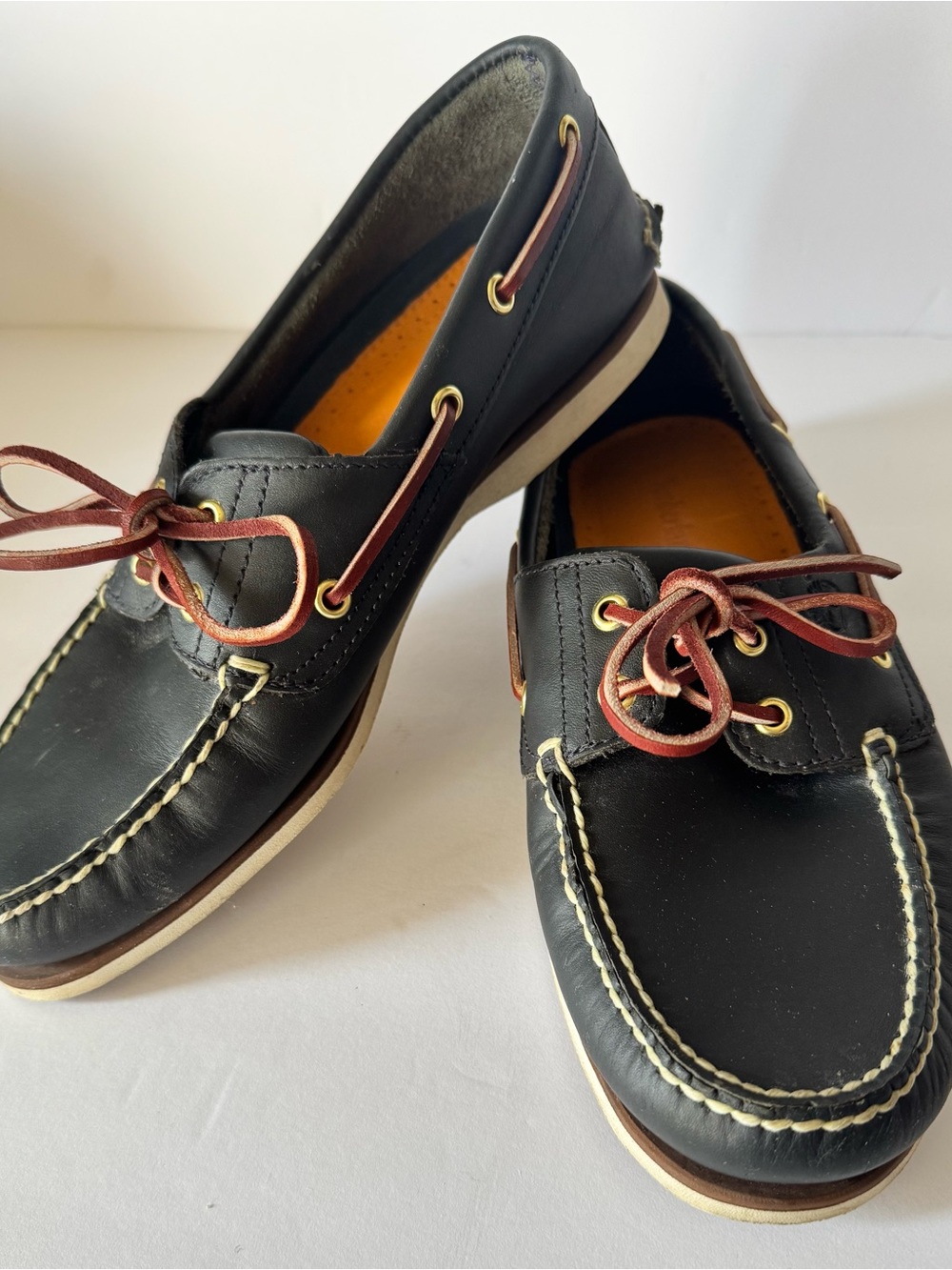Timberland Men’s 10.5 Black Leather Boat Shoes 2 eye classic Brown Yellow Laces